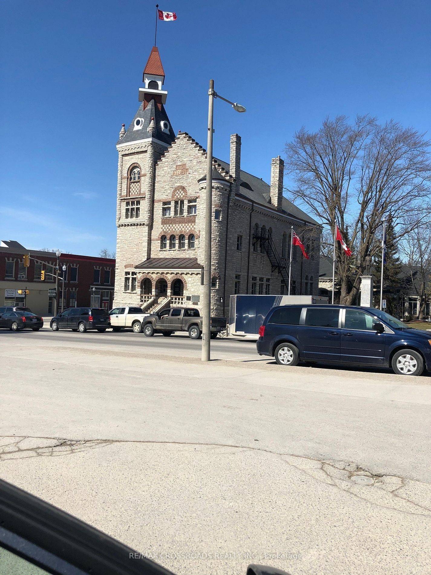 202-204 Queen ST E, St. Marys, ON N4X 1C1