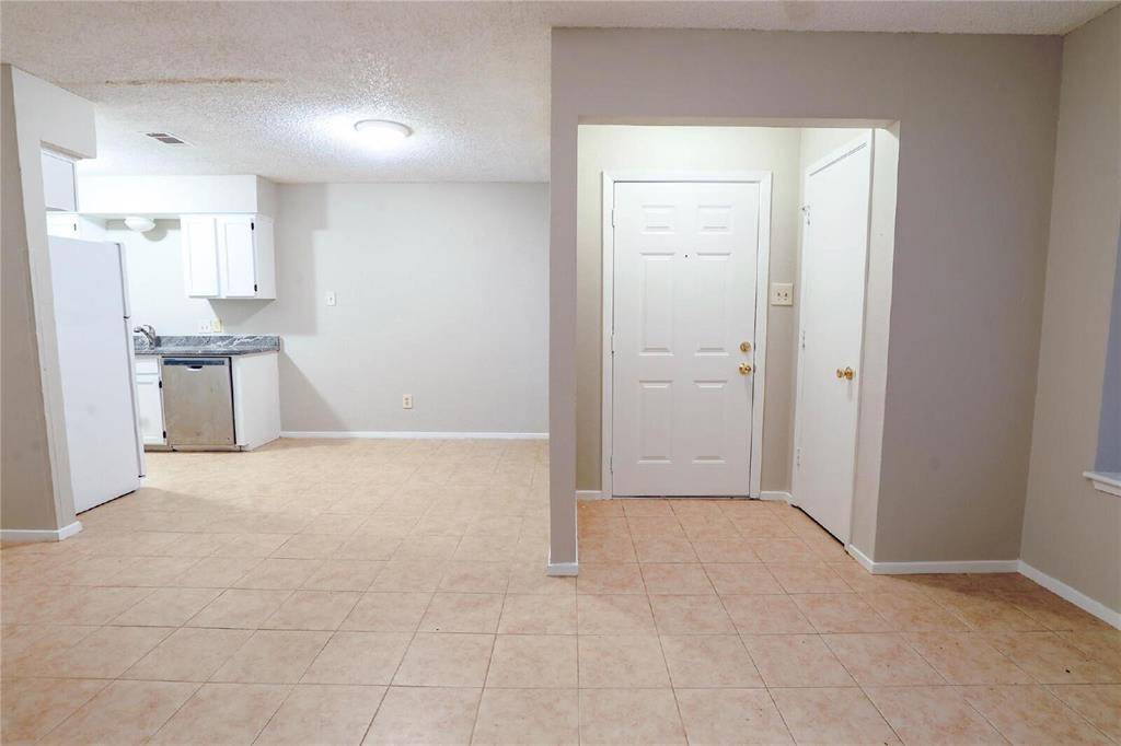 503 Crowley Road, Arlington, TX 76012