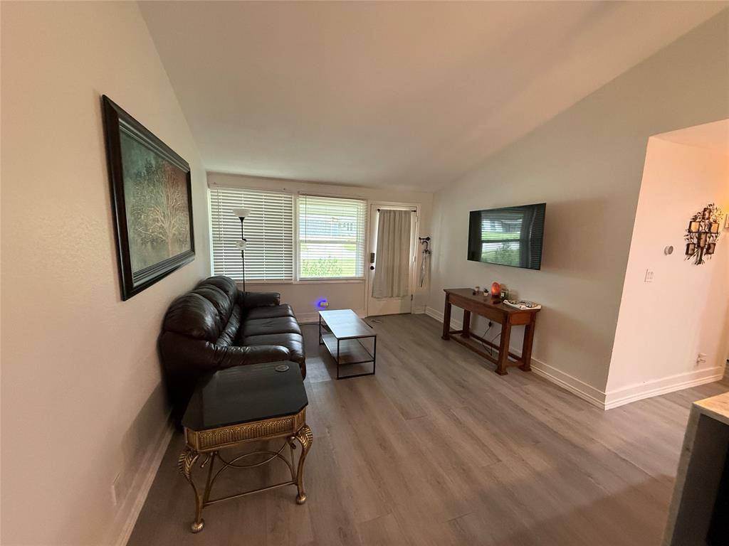 819 Loganwood Avenue, Richardson, TX 75080