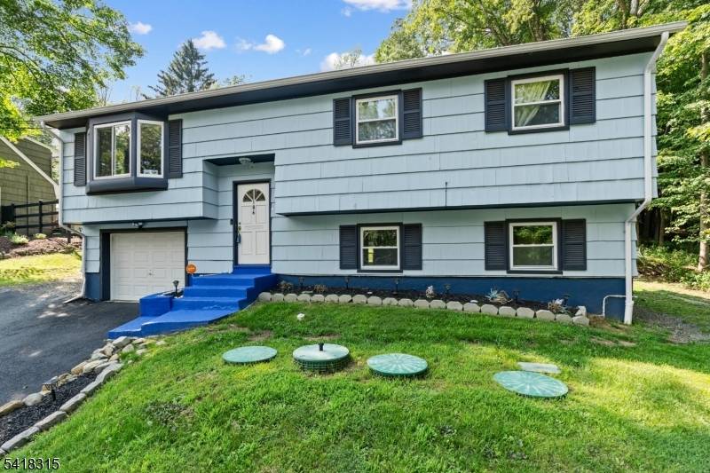 186 Tomahawk Trl, Byram Twp., NJ 07871