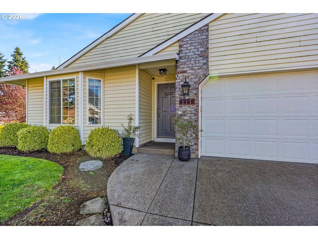 4460 MORFITT ST, Hubbard, OR 97032