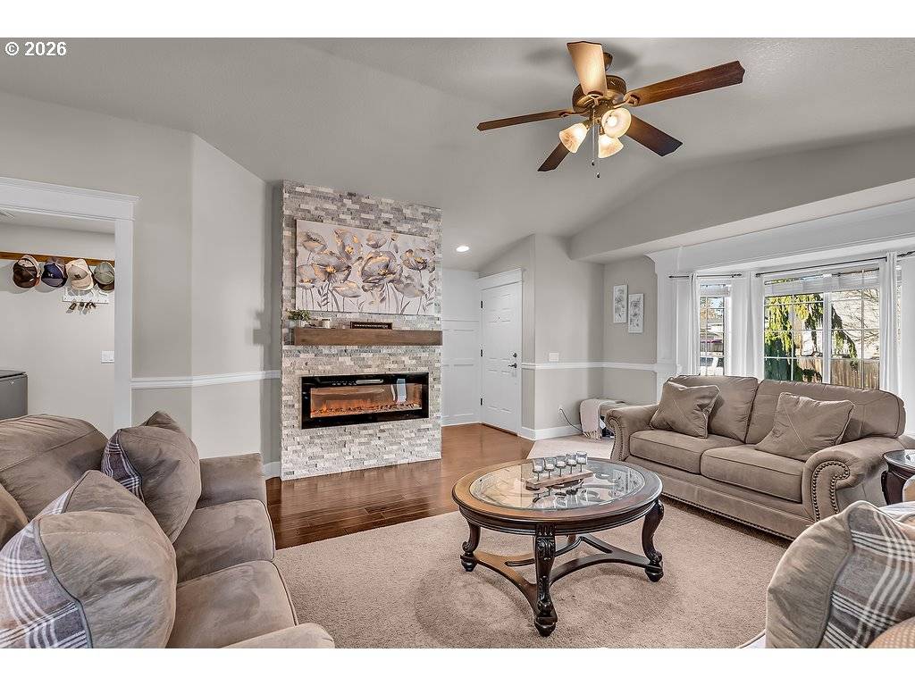 4460 MORFITT ST, Hubbard, OR 97032