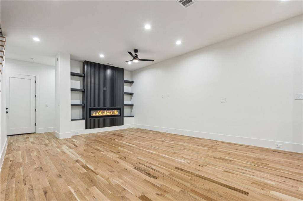 2327 Vagas Street #102, Dallas, TX 75219