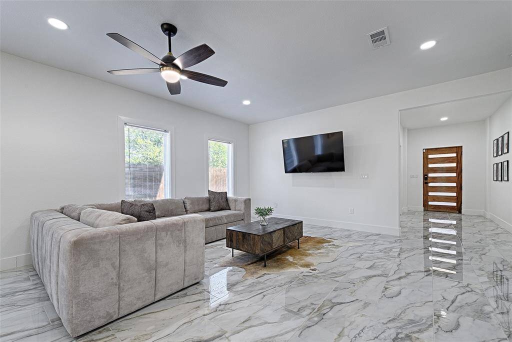 3319 Wake Street, Dallas, TX 75212