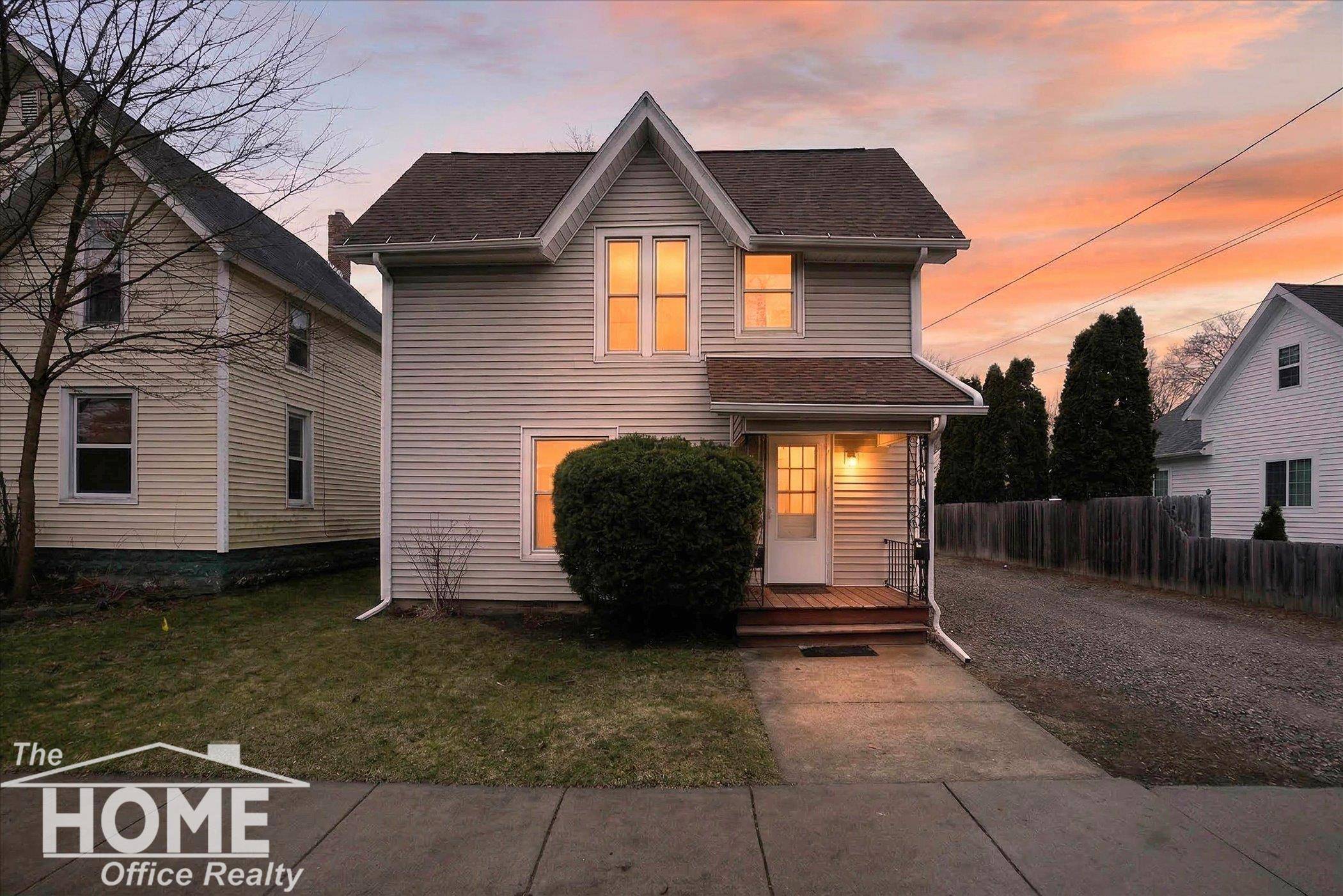 218 S Oak ST, Owosso, MI 48867