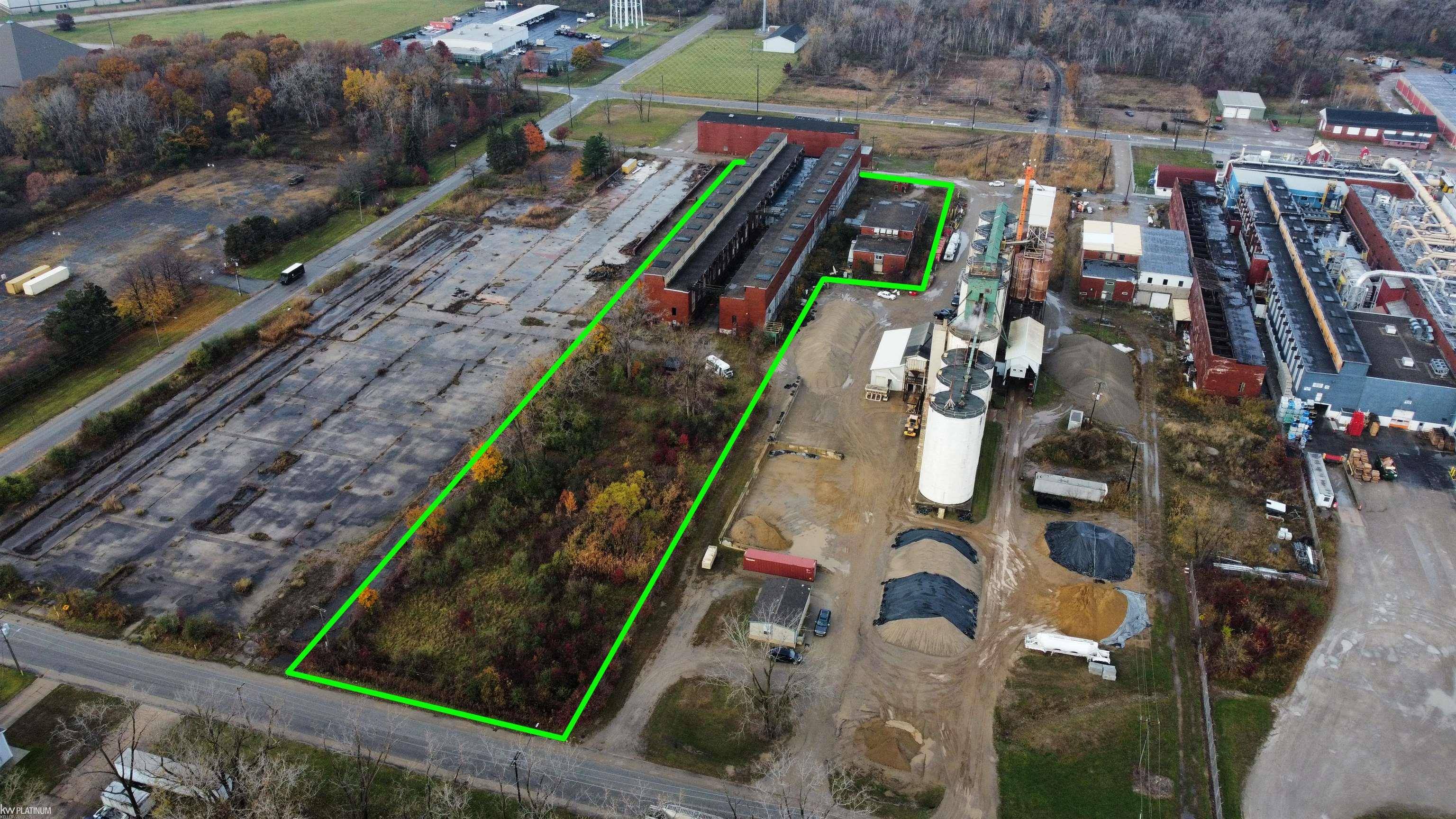 2541 Mills 2551 ST, Marysville, MI 48040