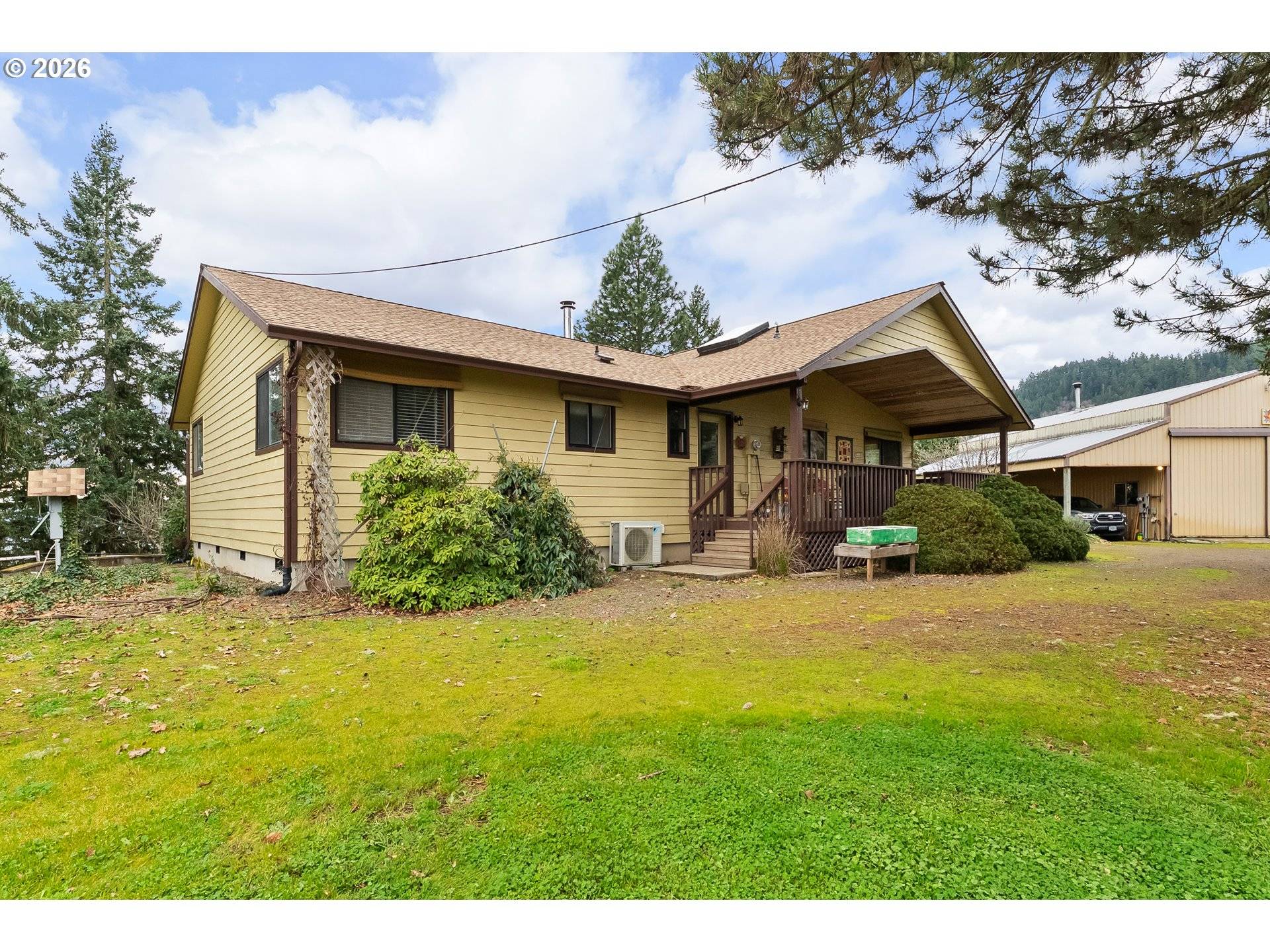 864 LARKSPUR LN, Oakland, OR 97462