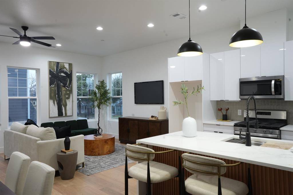 629 N Tyler Street, Dallas, TX 75208