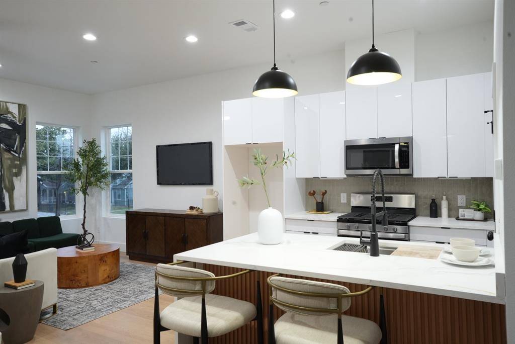 629 N Tyler Street, Dallas, TX 75208