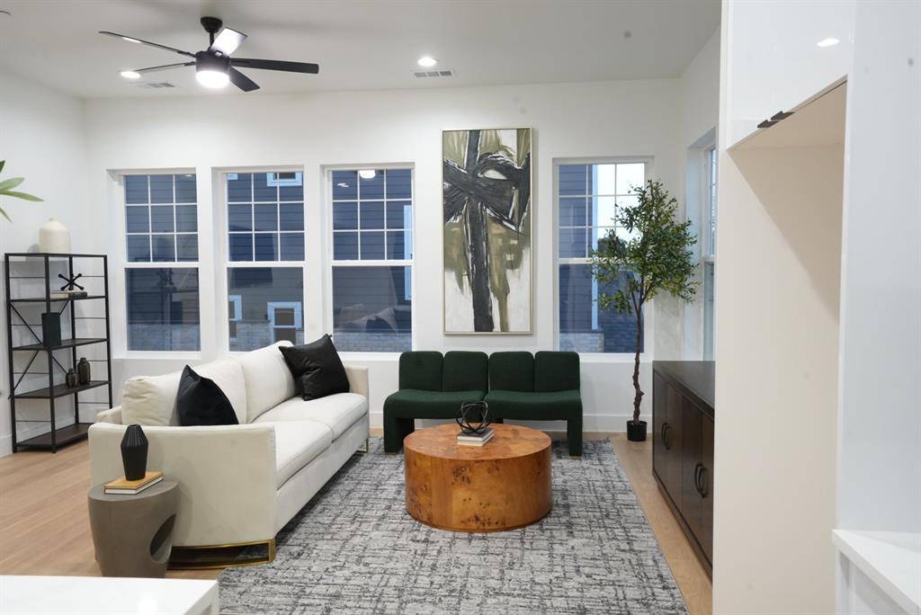 629 N Tyler Street, Dallas, TX 75208