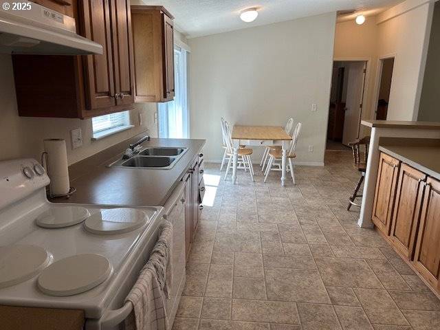 11736 CHINQUAPIN DR, Crescent Lake, OR 97733