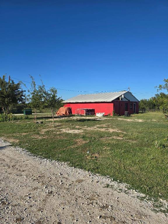 131 Hcr 1417, Covington, TX 76636