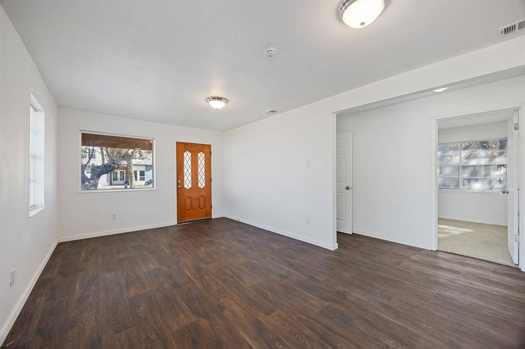 3827 Vineyard Drive, Dallas, TX 75212