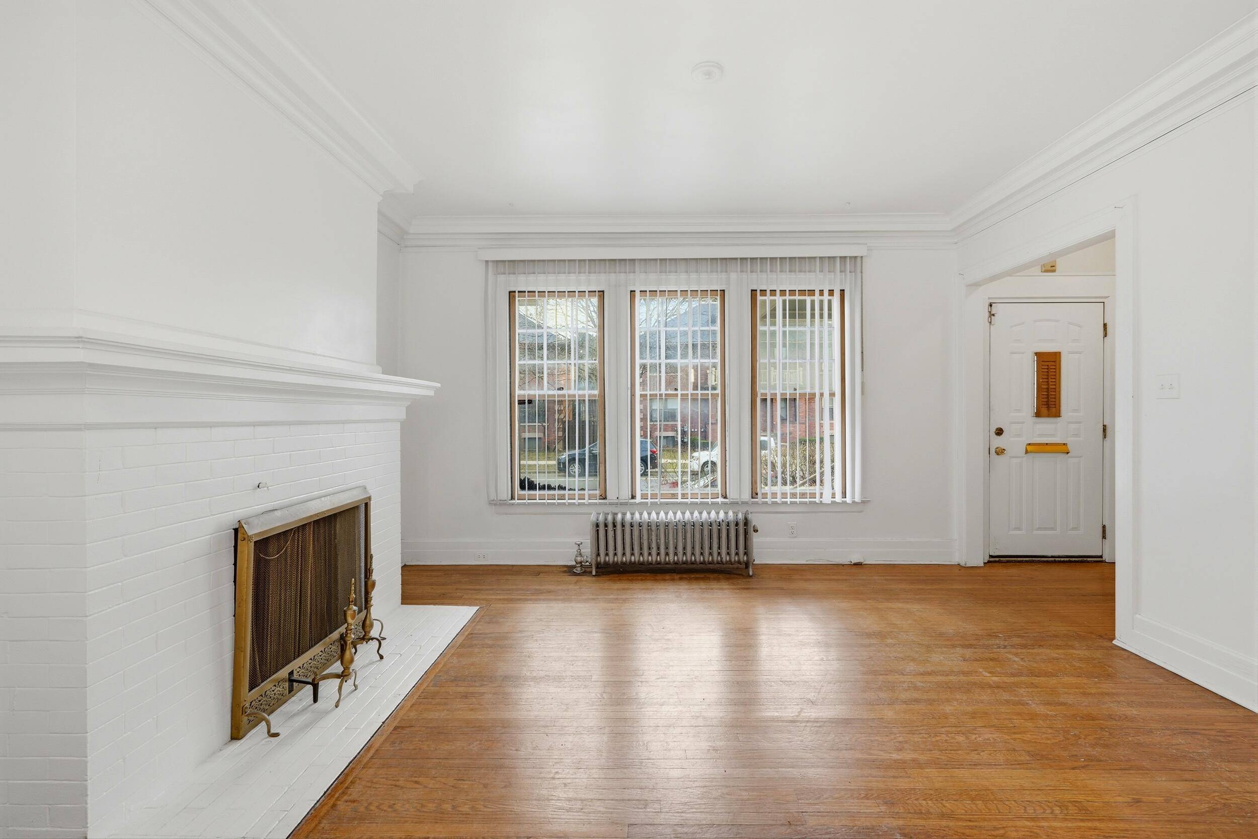 8010 3rd AVE, Detroit City, MI 48202