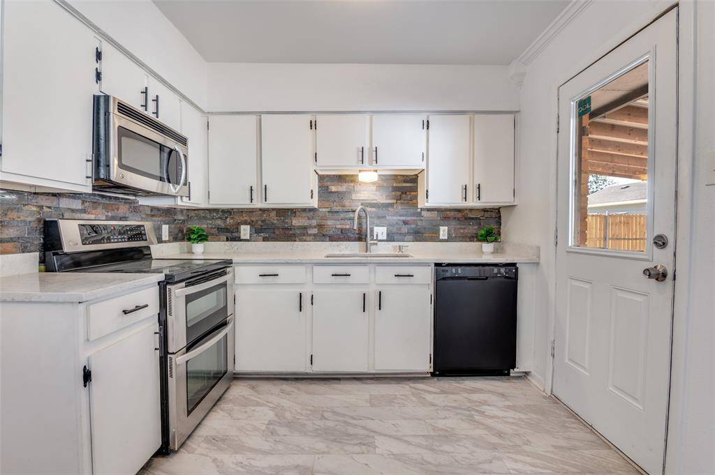 823 Ross Lane, Seagoville, TX 75159