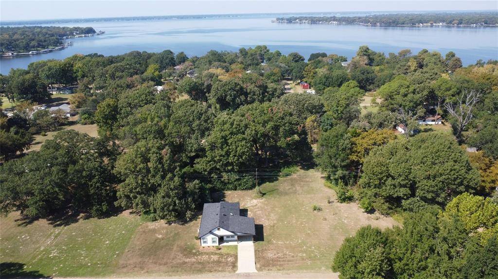 128 Crestwood Drive, Mabank, TX 75156