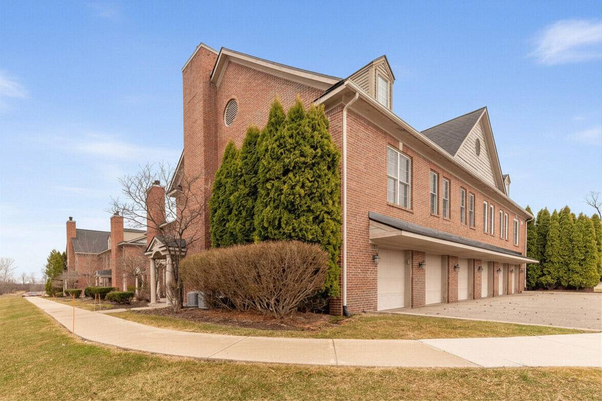 5588 Hampshire LN, Pittsfield Charter Twp, MI 48197