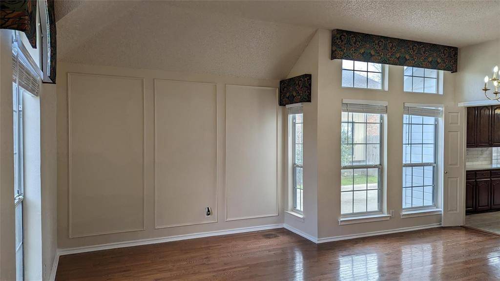 1115 Cambridge Drive, Carrollton, TX 75007