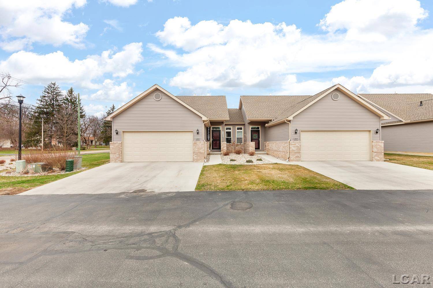 1205 Reeve DR, Tecumseh, MI 49286