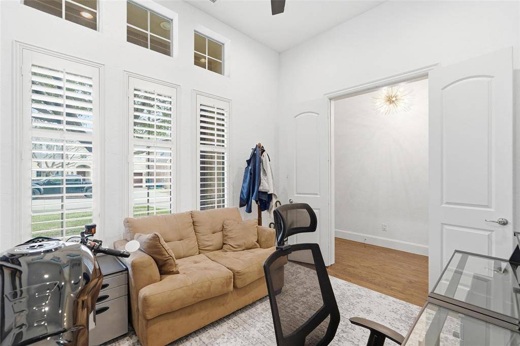 2252 Forest Hollow Park, Dallas, TX 75228