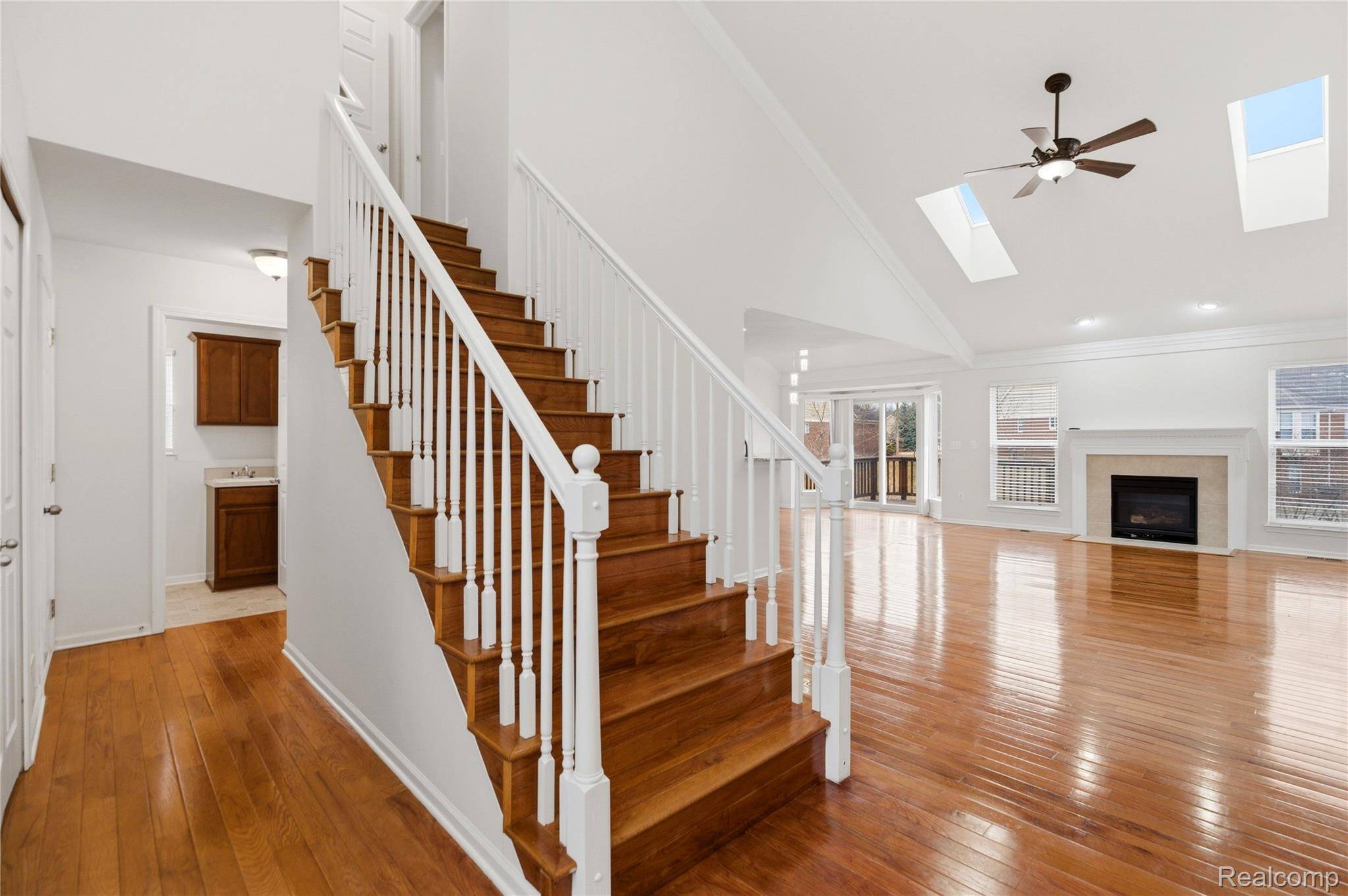 30249 Viewcrest DR, Novi, MI 48377