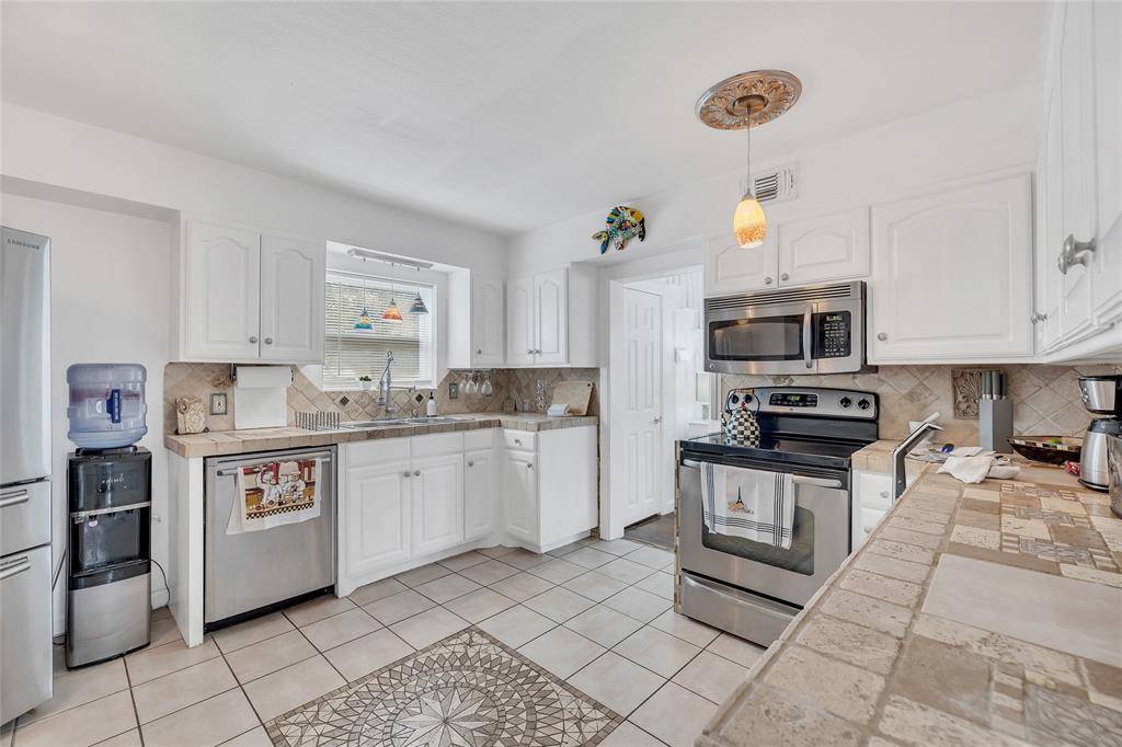 3000 Yucca Avenue, Fort Worth, TX 76111