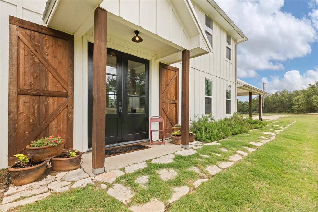 705 Jimmy Houston Way, Bluff Dale, TX 76433