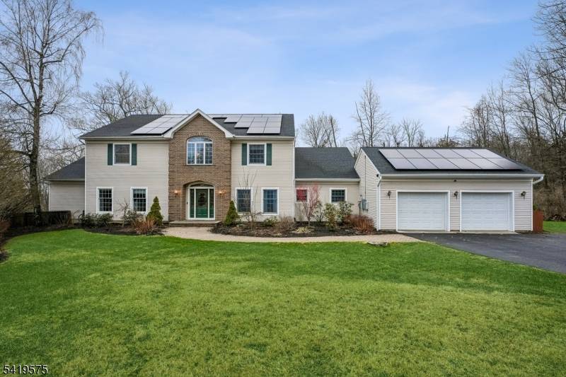 9 Nuthatch Ct, Allamuchy Twp., NJ 07840