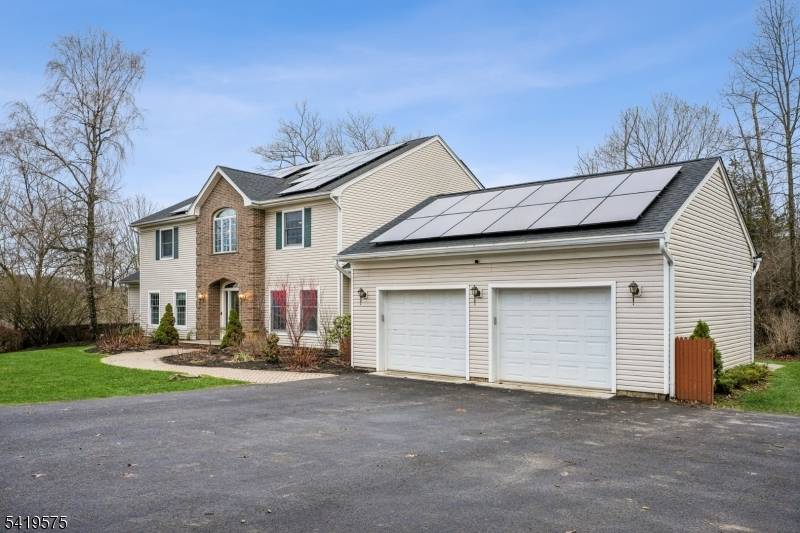 9 Nuthatch Ct, Allamuchy Twp., NJ 07840