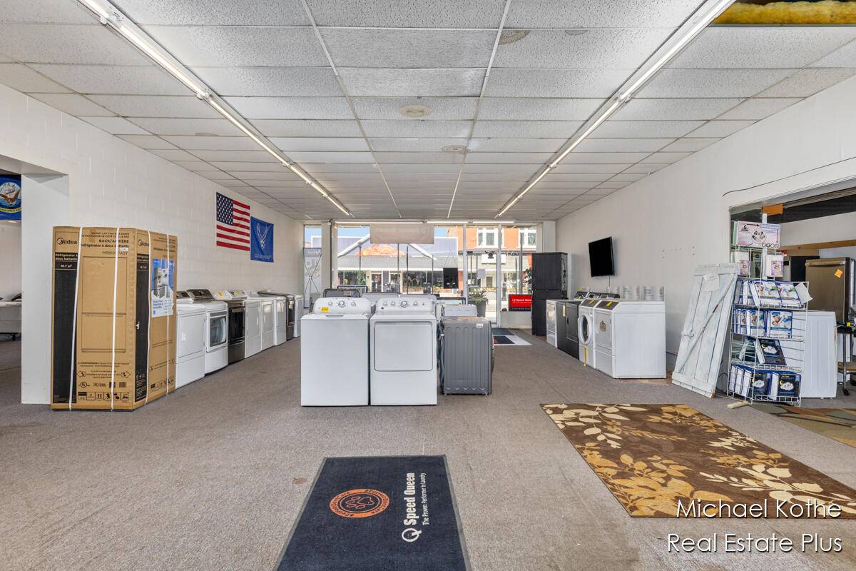 130 & 134 W State ST, Hastings, MI 49058