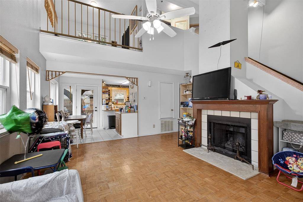 6813 Haltom Road, Fort Worth, TX 76137