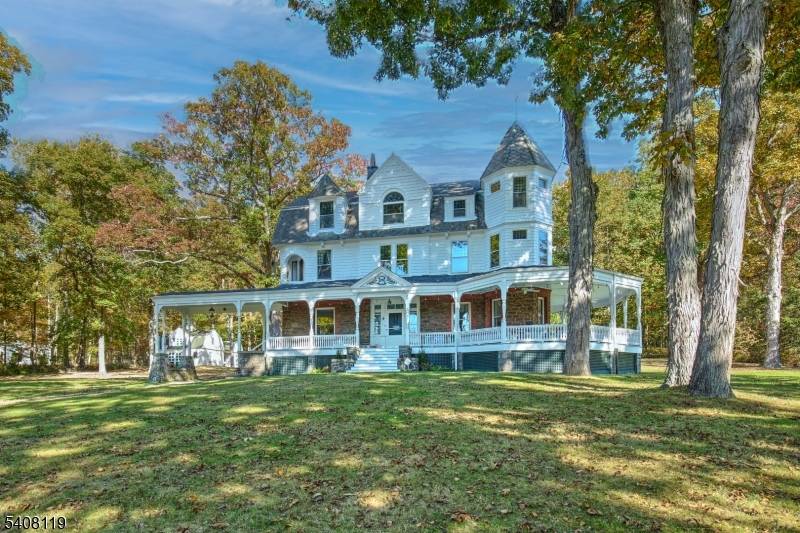 211 Mountainside Rd, Mendham Twp., NJ 07945