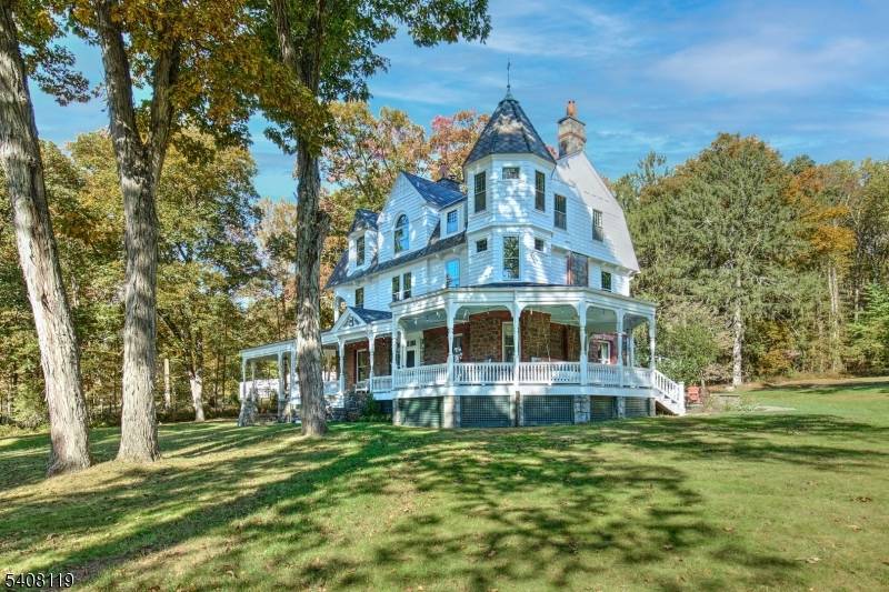 211 Mountainside Rd, Mendham Twp., NJ 07945