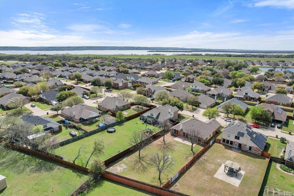 1020 Fair Oaks Drive, Grand Prairie, TX 75052