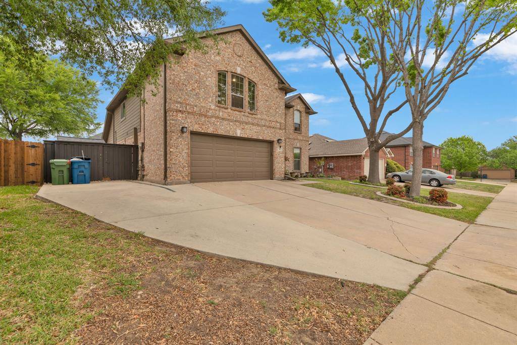 317 Benton Drive, Roanoke, TX 76262