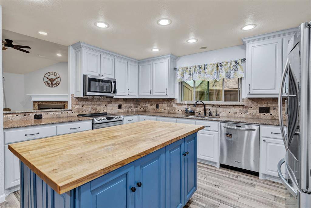 317 Benton Drive, Roanoke, TX 76262