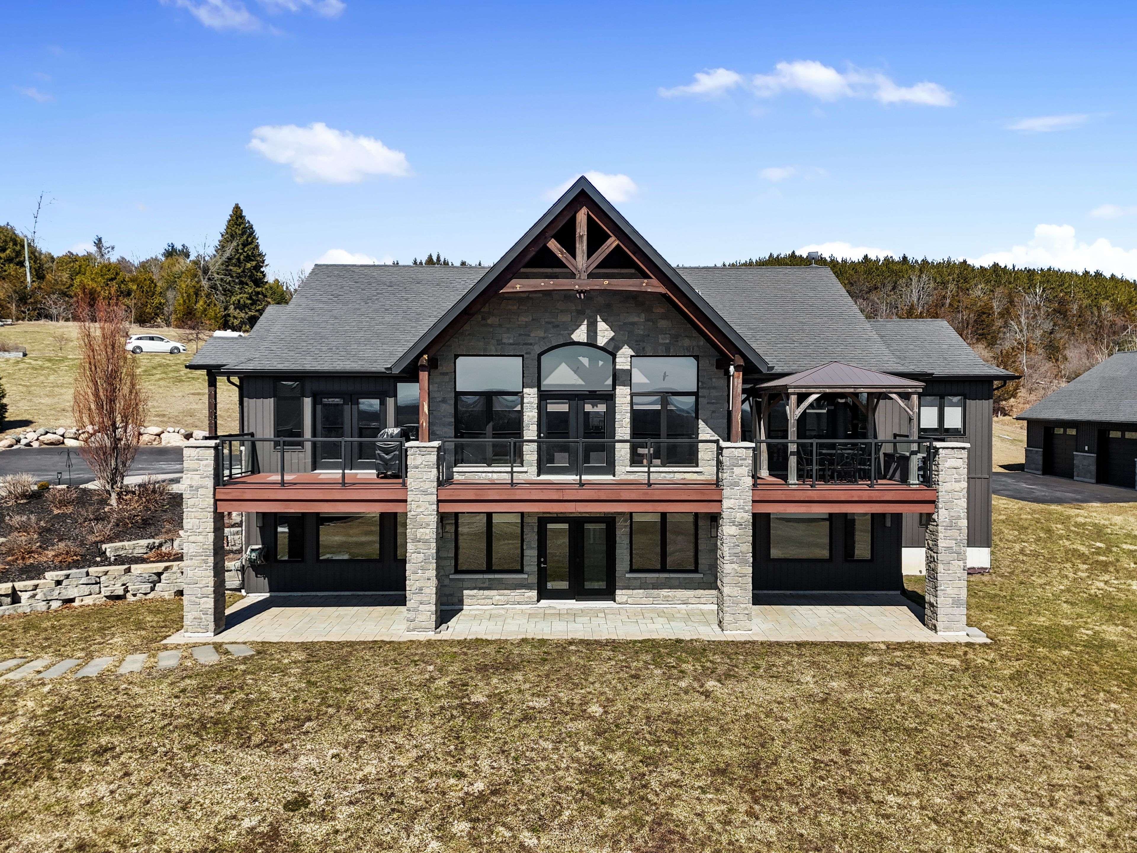 667 Huff RD, Brighton, ON K0K 1H0