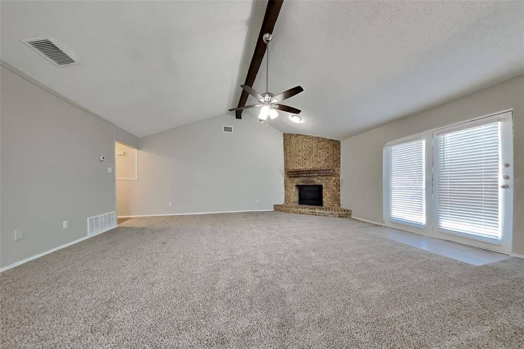 6217 Autumn Springs Court, Arlington, TX 76001