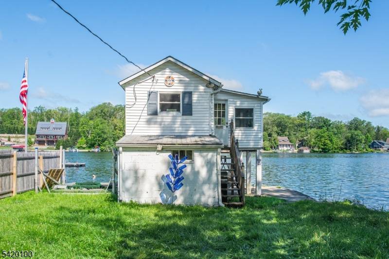 30 & 31 E Shore Culver Rd, Frankford Twp., NJ 07826