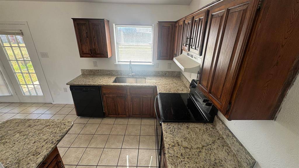 2406 Villanova Street, Arlington, TX 76018