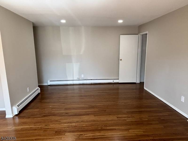 38 Deanna Dr #99, Hillsborough Twp., NJ 08844