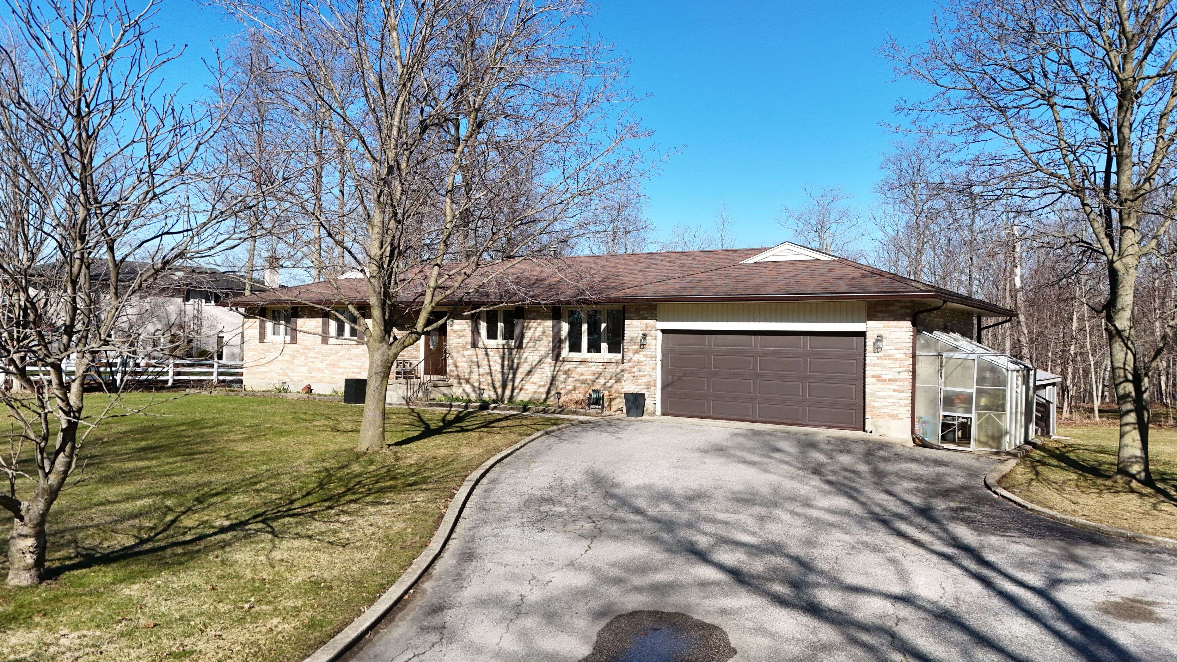 4422 Nauvoo RD, Brooke-alvinston, ON N0M 2S0