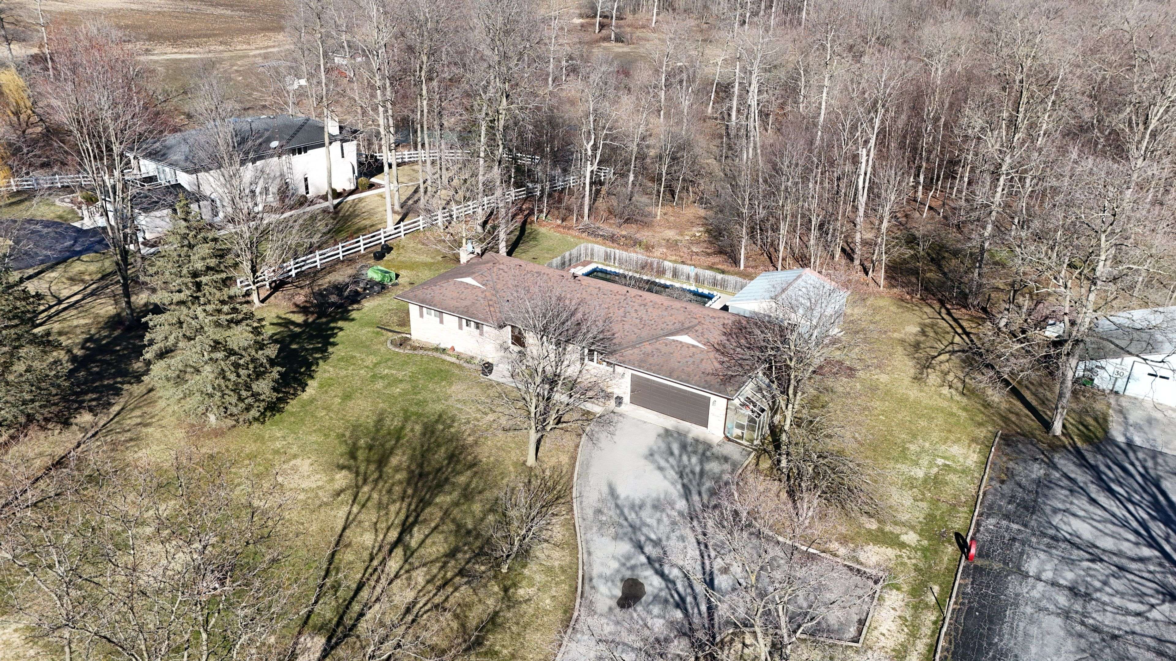 4422 Nauvoo RD, Brooke-alvinston, ON N0M 2S0