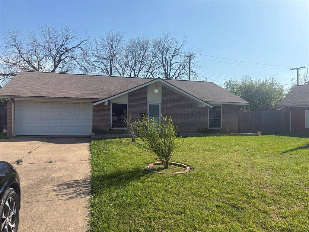 501 Kingston Drive, Grand Prairie, TX 75051