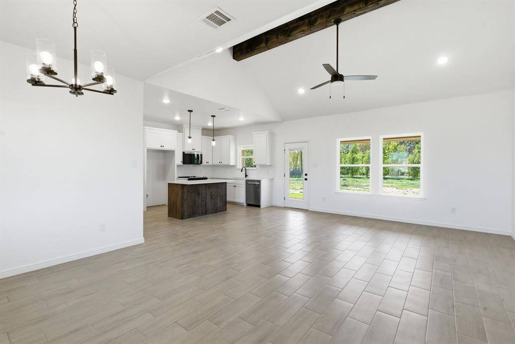 252 Yawney Drive, Lipan, TX 76462