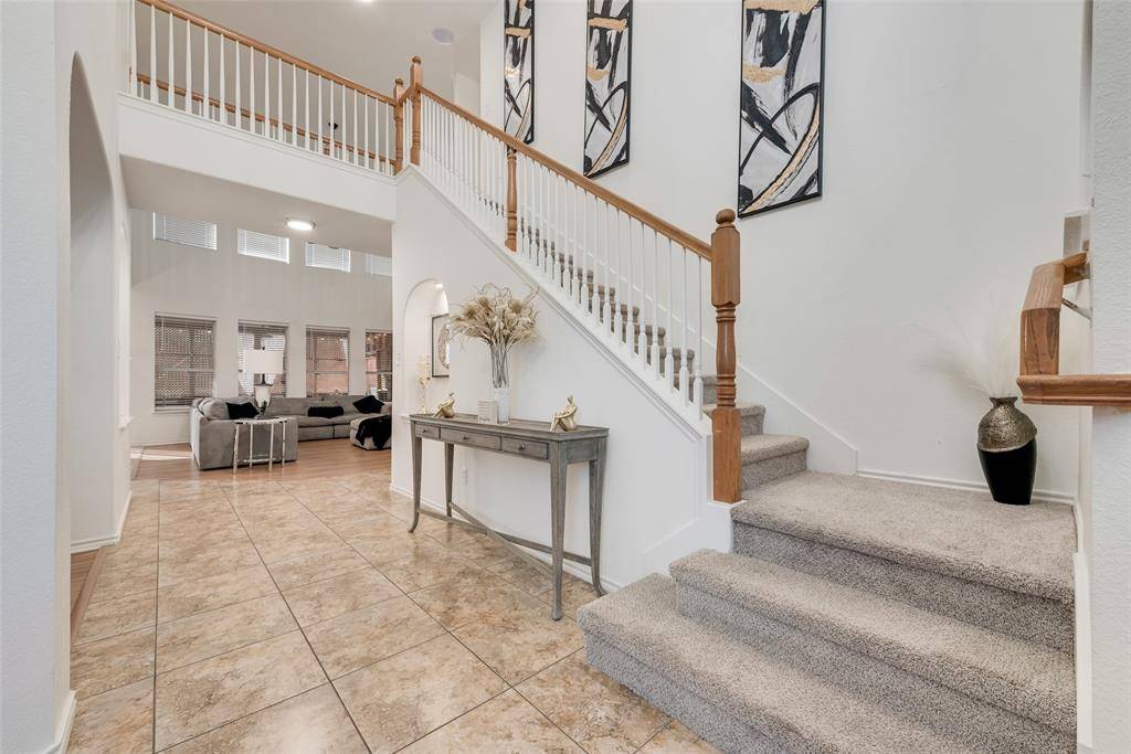 723 Creekstone Drive, Cedar Hill, TX 75104