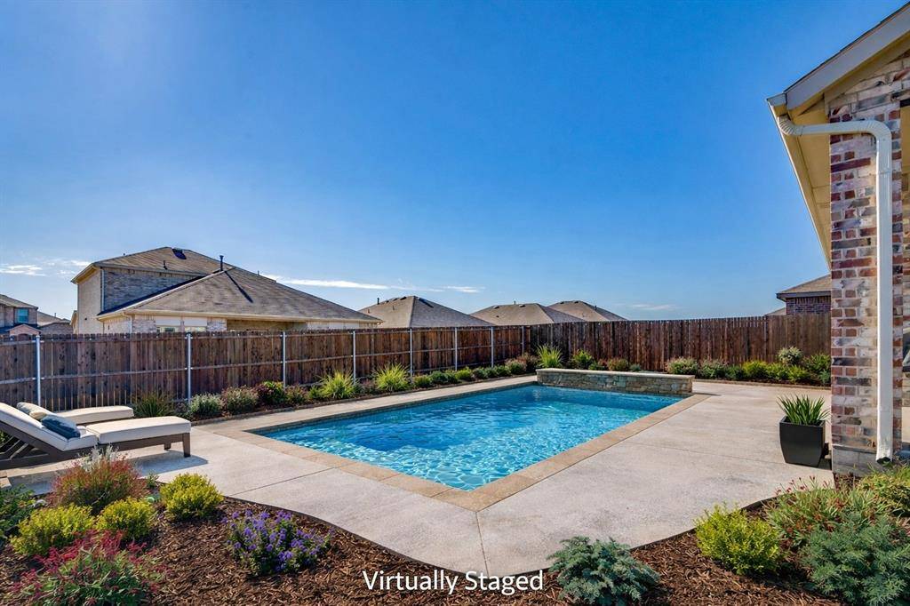 2378 Peregrine Way, Crandall, TX 75114