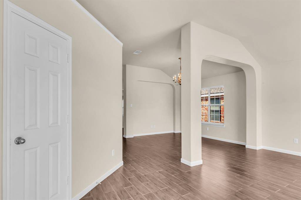 9941 Voss Avenue, Fort Worth, TX 76244