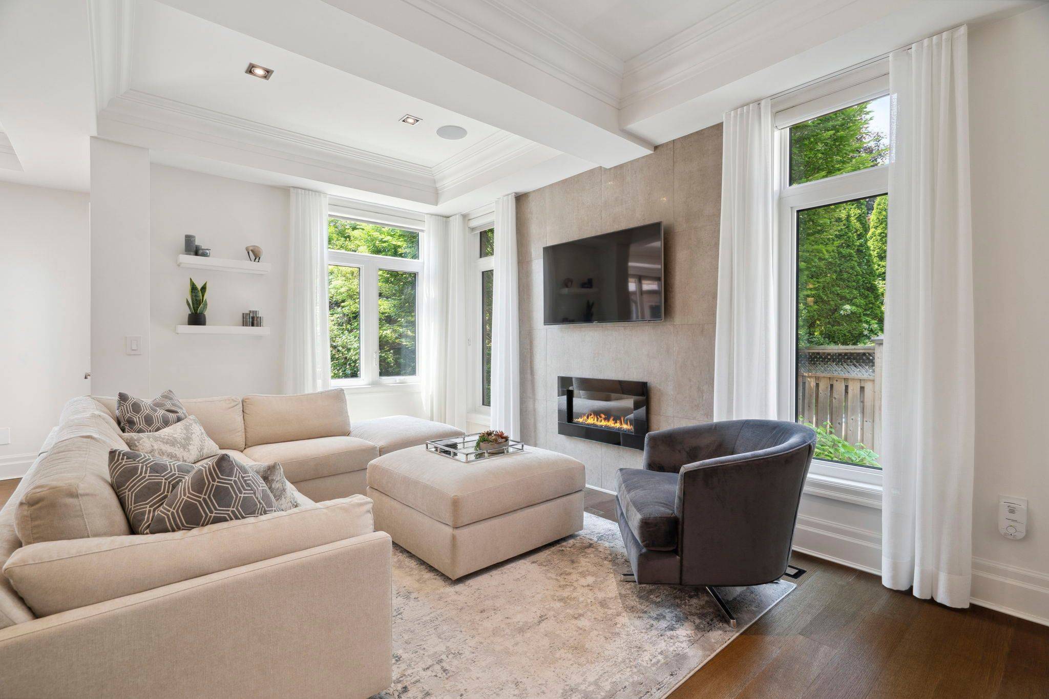 2092 PINEVALLEY CRES, Oakville, ON L6H 6L8