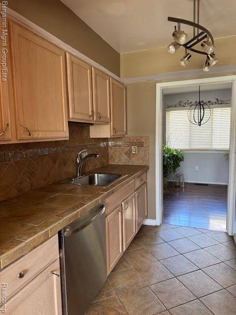 7 Hampton Towne ST #7, Southfield, MI 48075